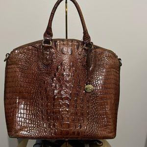 Brahmin, DUXBURY SATCHEL
Pecan Melbourne, signature croc-embossed leather.